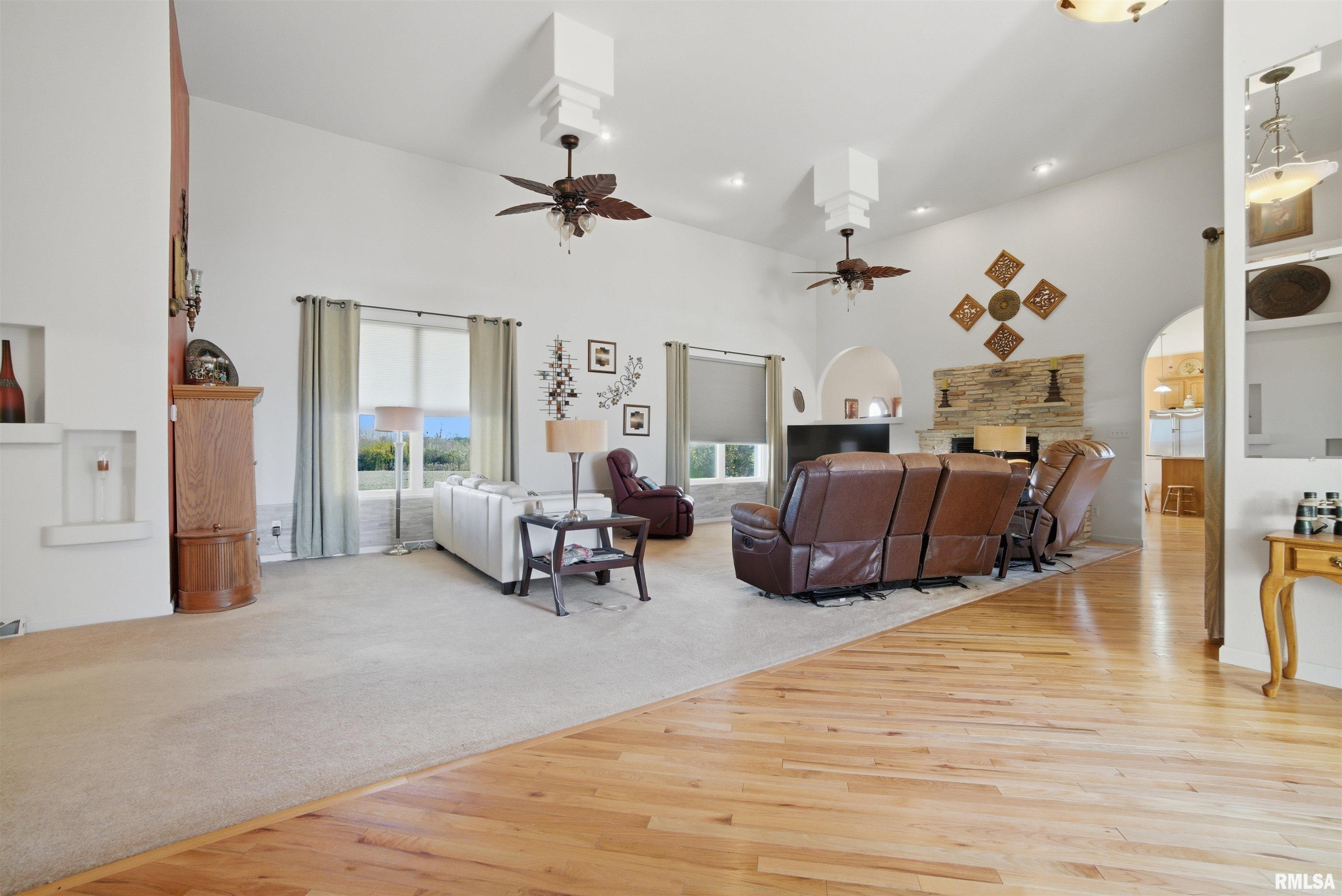 24211 North Carver Road Canton, IL 61520 - Photo 11 of 36