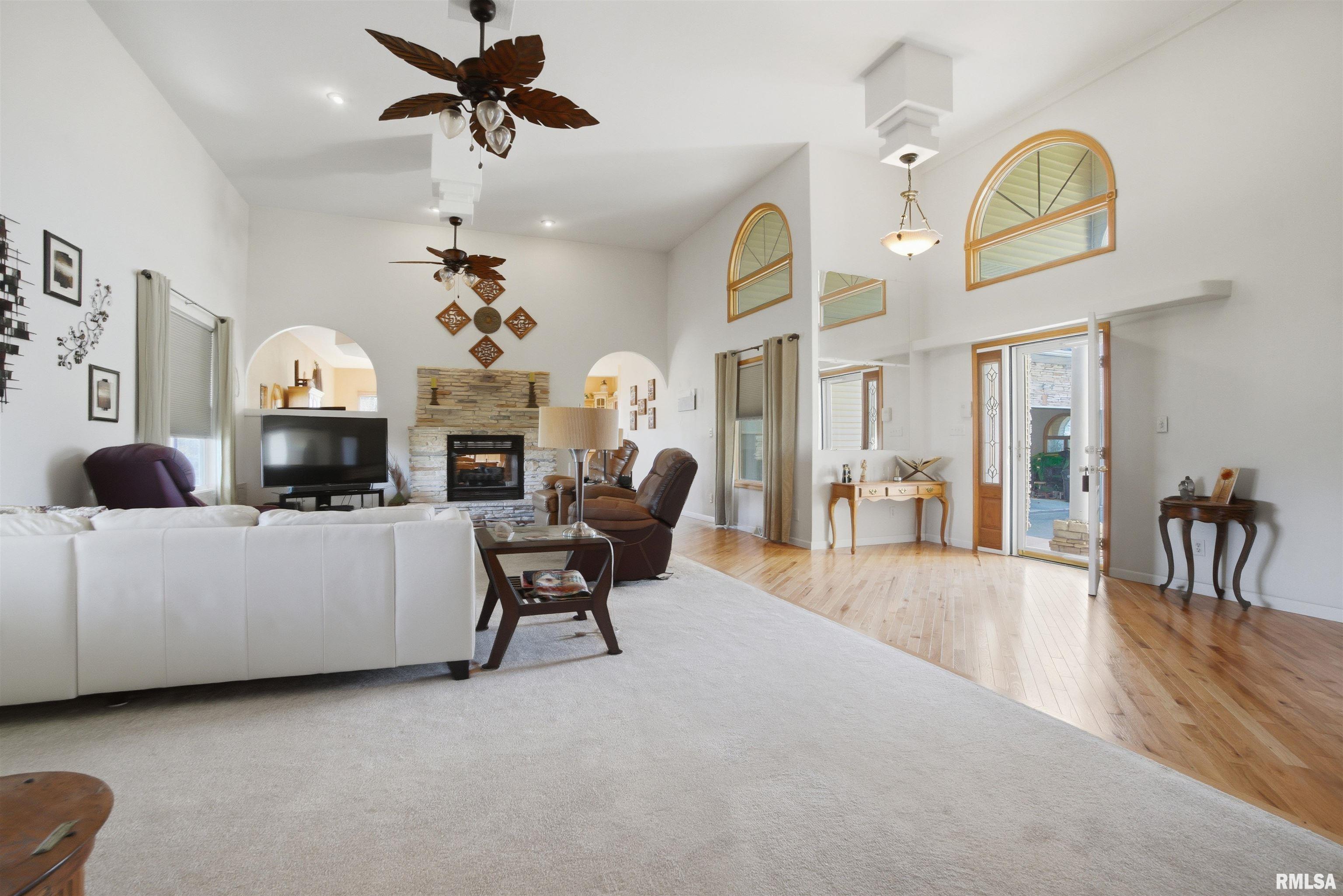 24211 North Carver Road Canton, IL 61520 - Photo 12 of 36