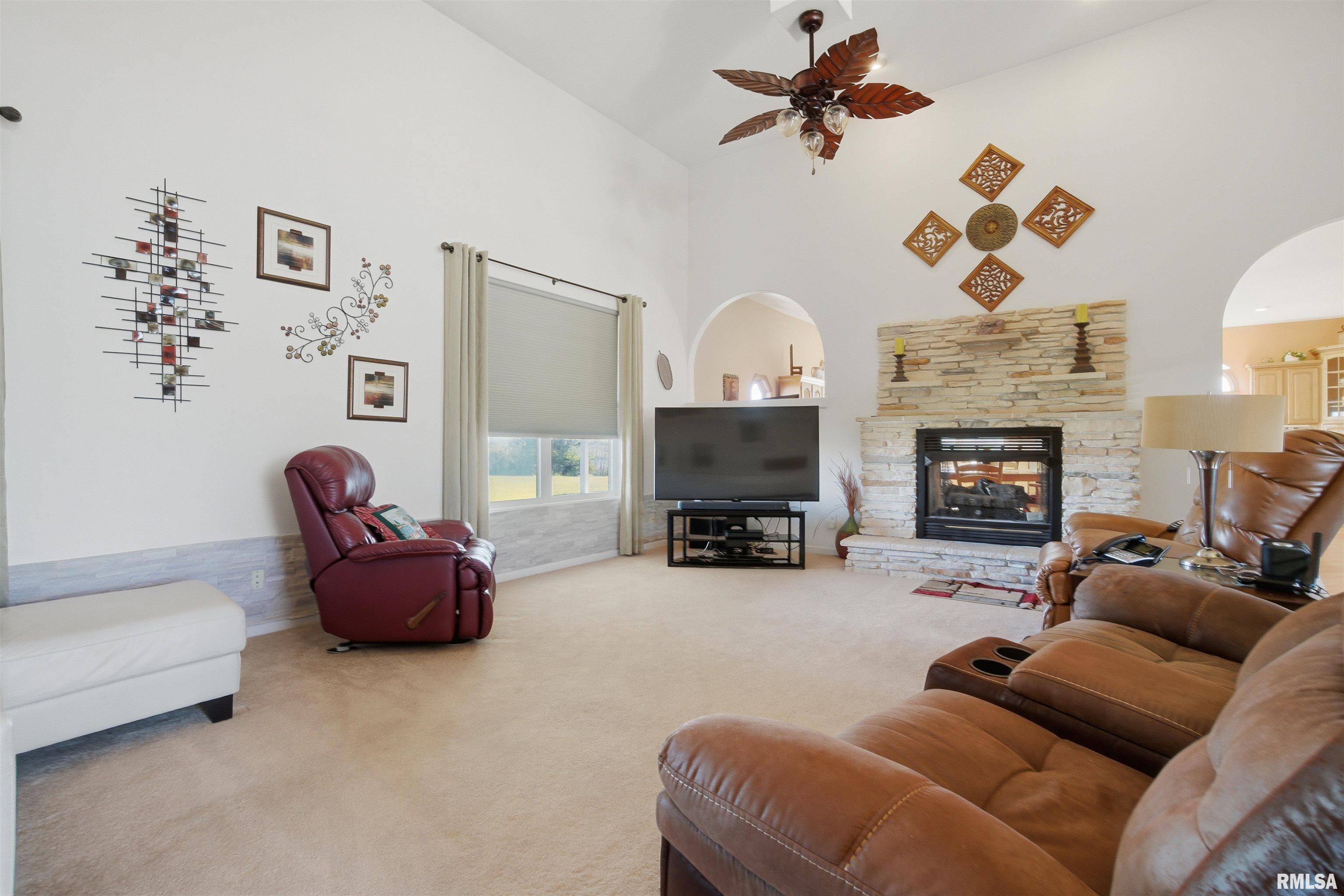 24211 North Carver Road Canton, IL 61520 - Photo 14 of 36