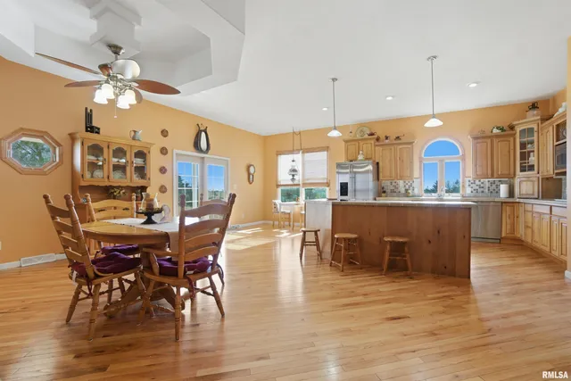 $490,900 | 24211 North Carver Road, Canton, IL 61520