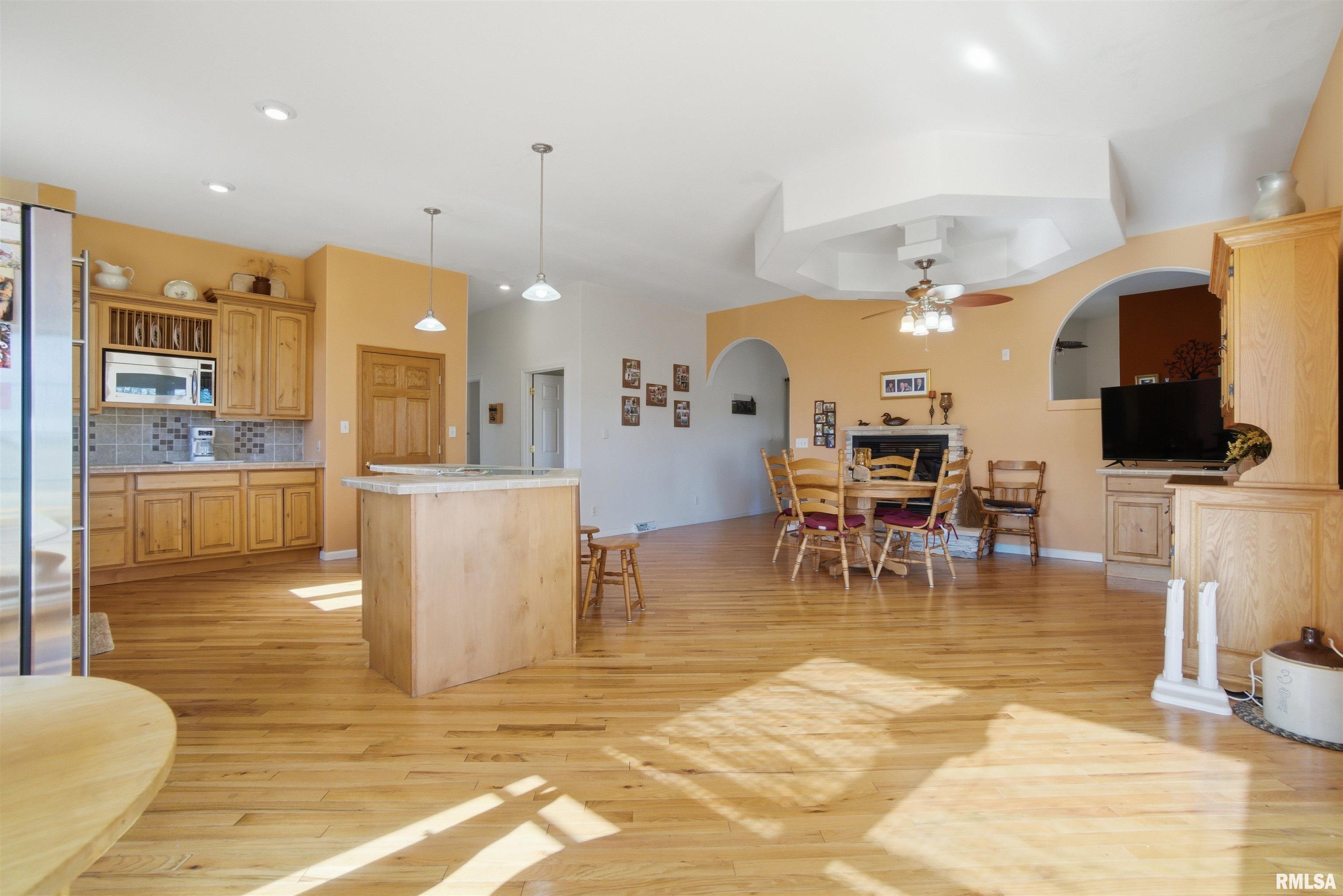 24211 North Carver Road Canton, IL 61520 - Photo 18 of 36