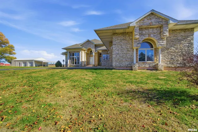 $490,900 | 24211 North Carver Road, Canton, IL 61520