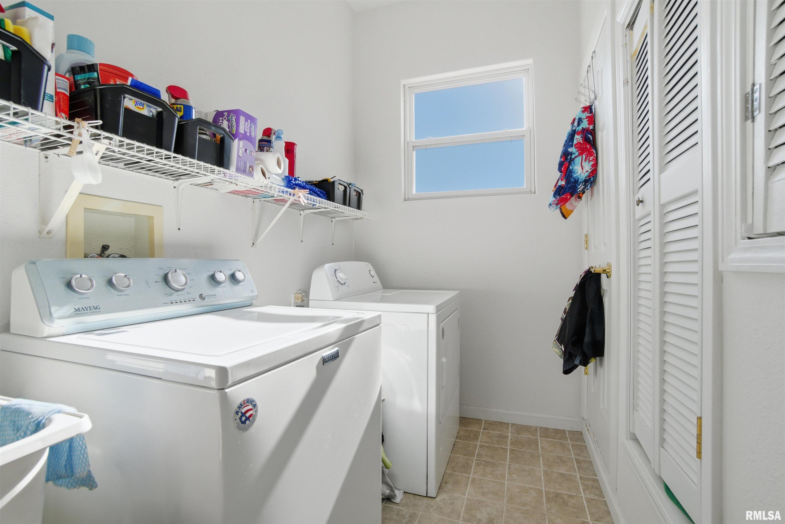 24211 North Carver Road Canton, IL 61520 - Photo 31 of 36