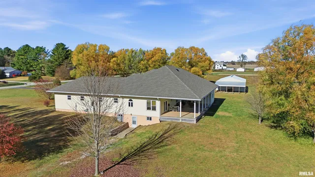 $490,900 | 24211 North Carver Road, Canton, IL 61520