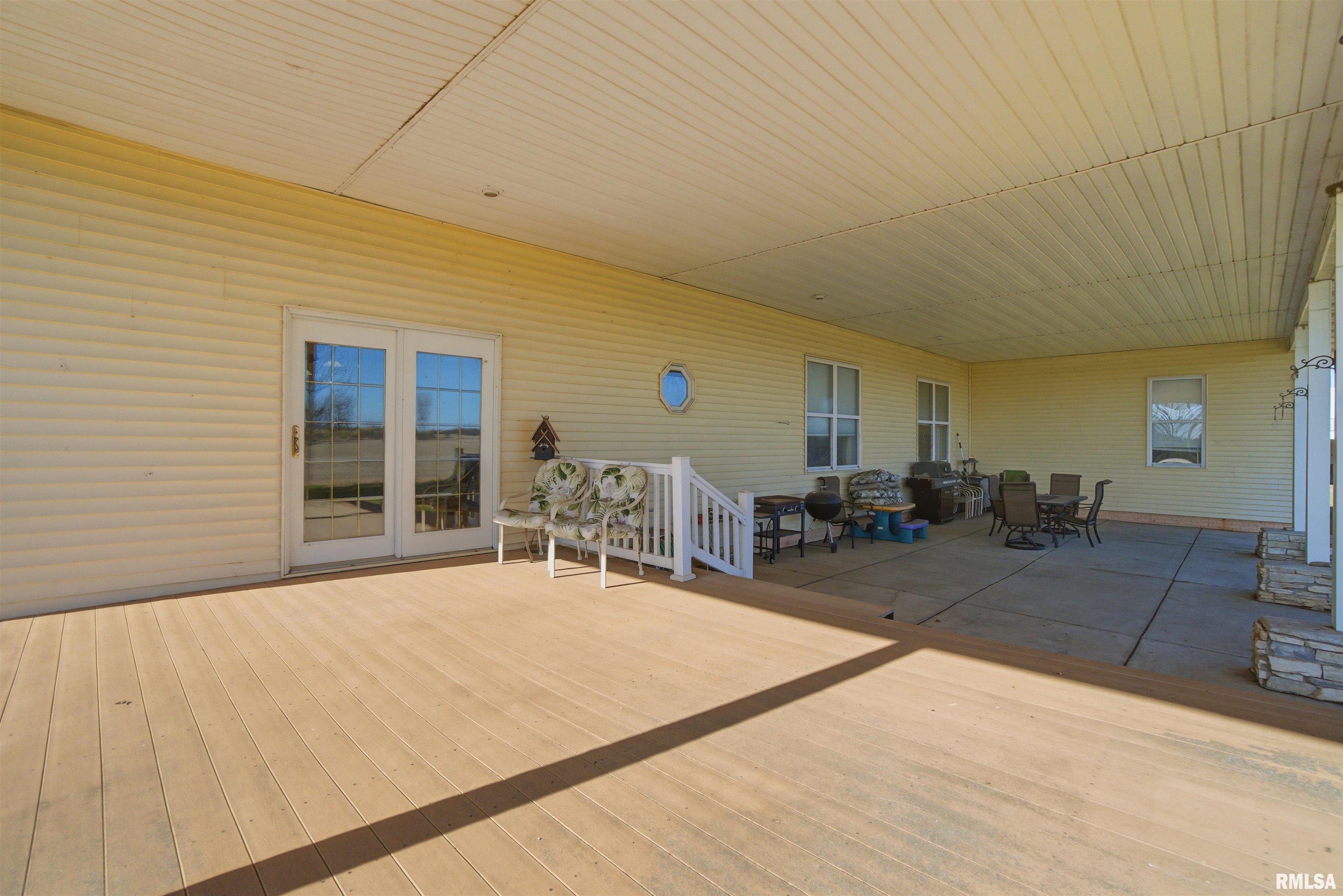 24211 North Carver Road Canton, IL 61520 - Photo 8 of 36