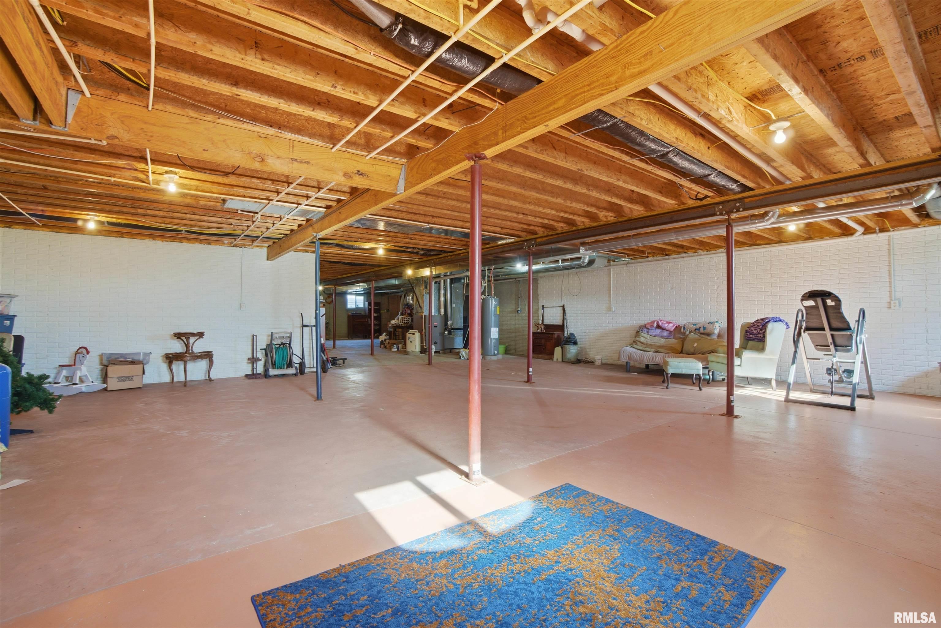 24211 North Carver Road Canton, IL 61520 - Photo 10 of 36