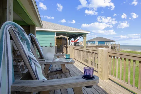 $675,000 | 1958 Ave I, Port Bolivar, TX 77650