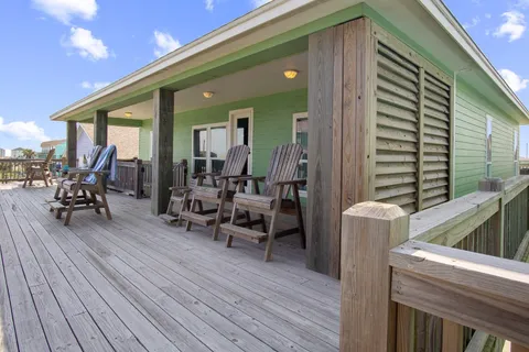 $675,000 | 1958 Ave I, Port Bolivar, TX 77650