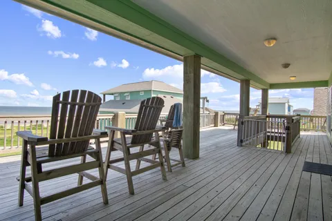 $675,000 | 1958 Ave I, Port Bolivar, TX 77650