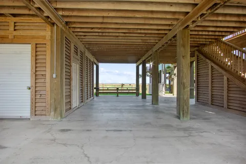 $675,000 | 1958 Ave I, Port Bolivar, TX 77650