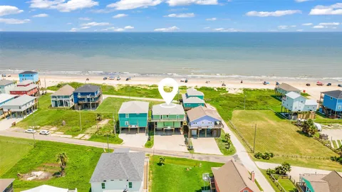 $675,000 | 1958 Ave I, Port Bolivar, TX 77650