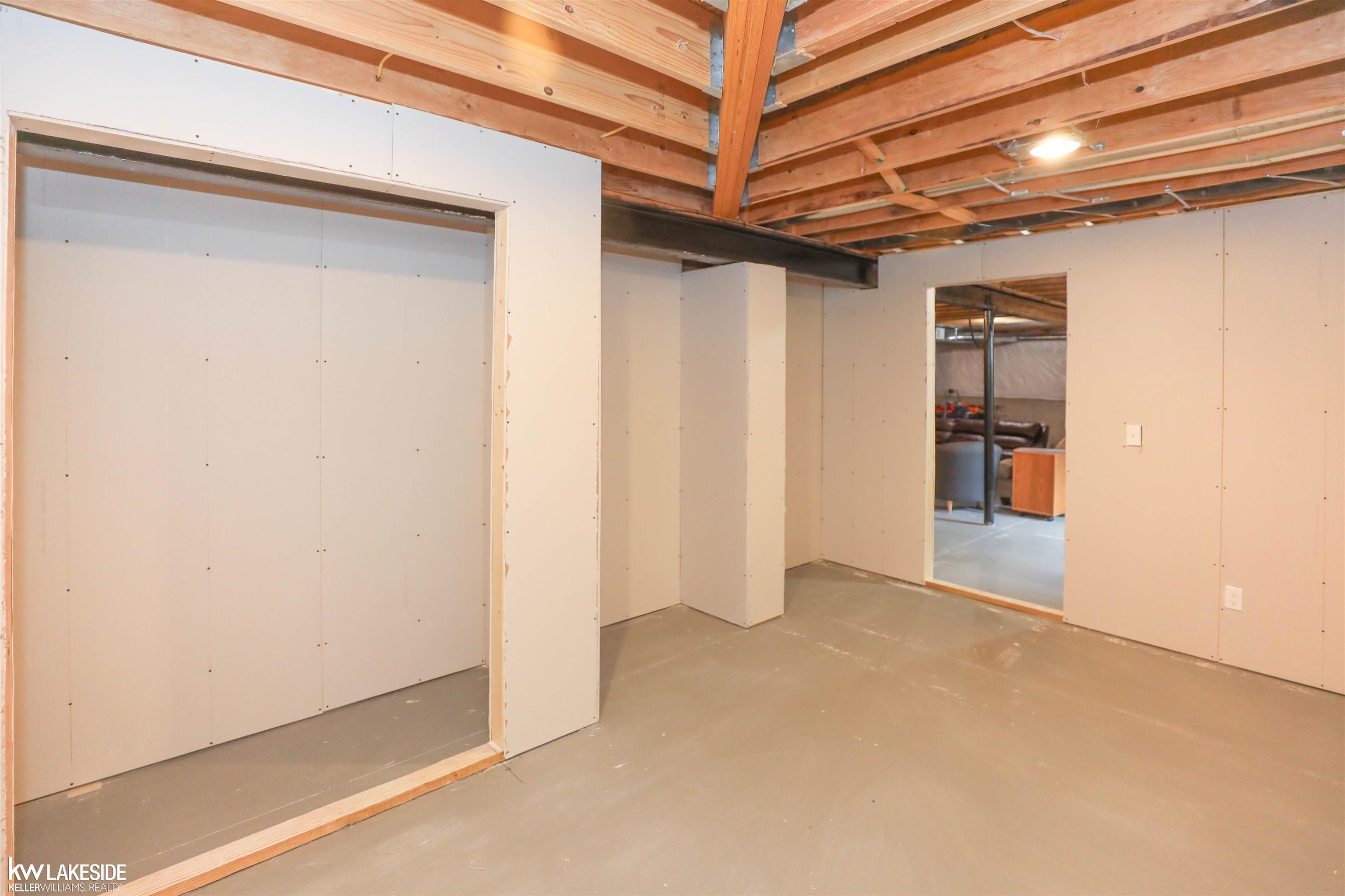16455 Moore Park Road Macomb, MI 48044 - Photo 41 of 50 50122221-46.JPG