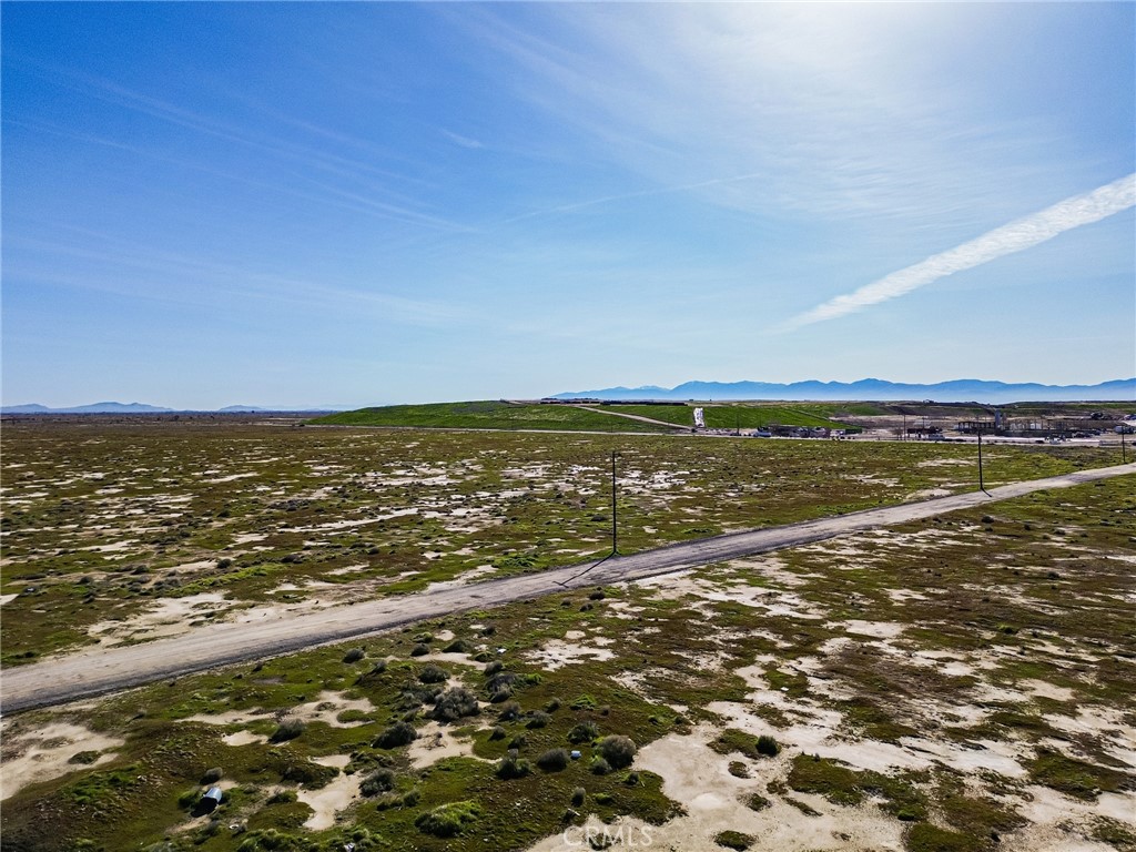 47500 5th Street East Lancaster, CA 93535 - Photo 4 of 38