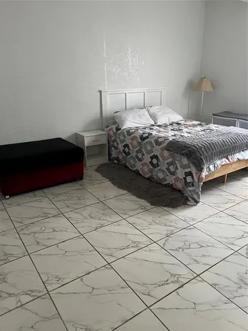 $900 | 2910 Northwest 56th Avenue, Lauderhill, FL 33313