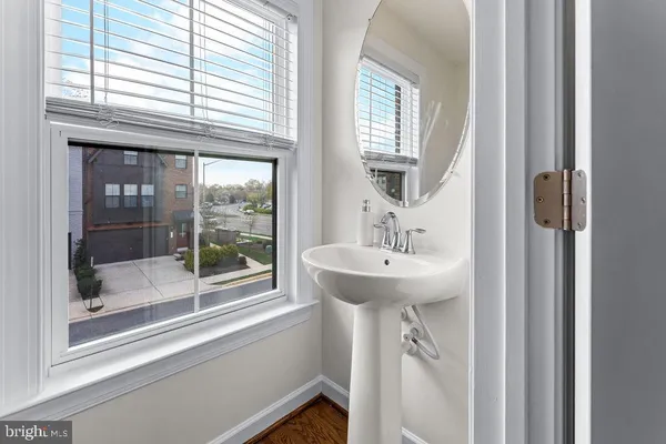 $909,999 | 8103 Zoe Place, Alexandria, VA 22306