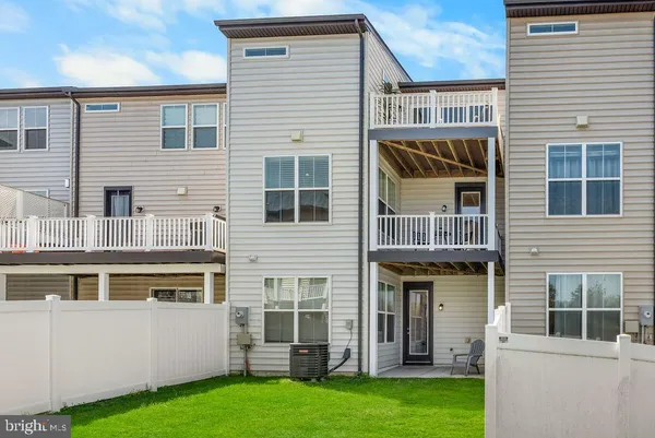 $909,999 | 8103 Zoe Place, Alexandria, VA 22306