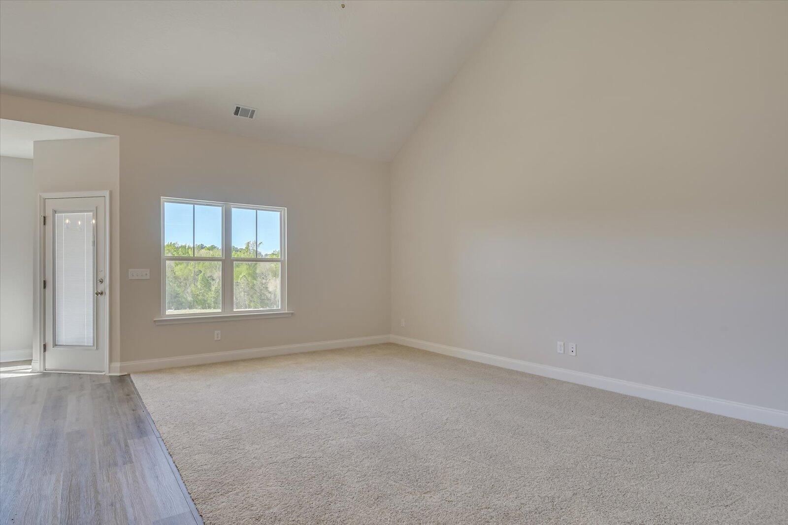 1399 Elias Street Thomson, GA 30824 - Photo 4 of 27 08-108