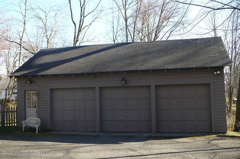 1122 Springfield Avenue New Providence, NJ 07974 - Photo 5 of 28 a backyard of a house