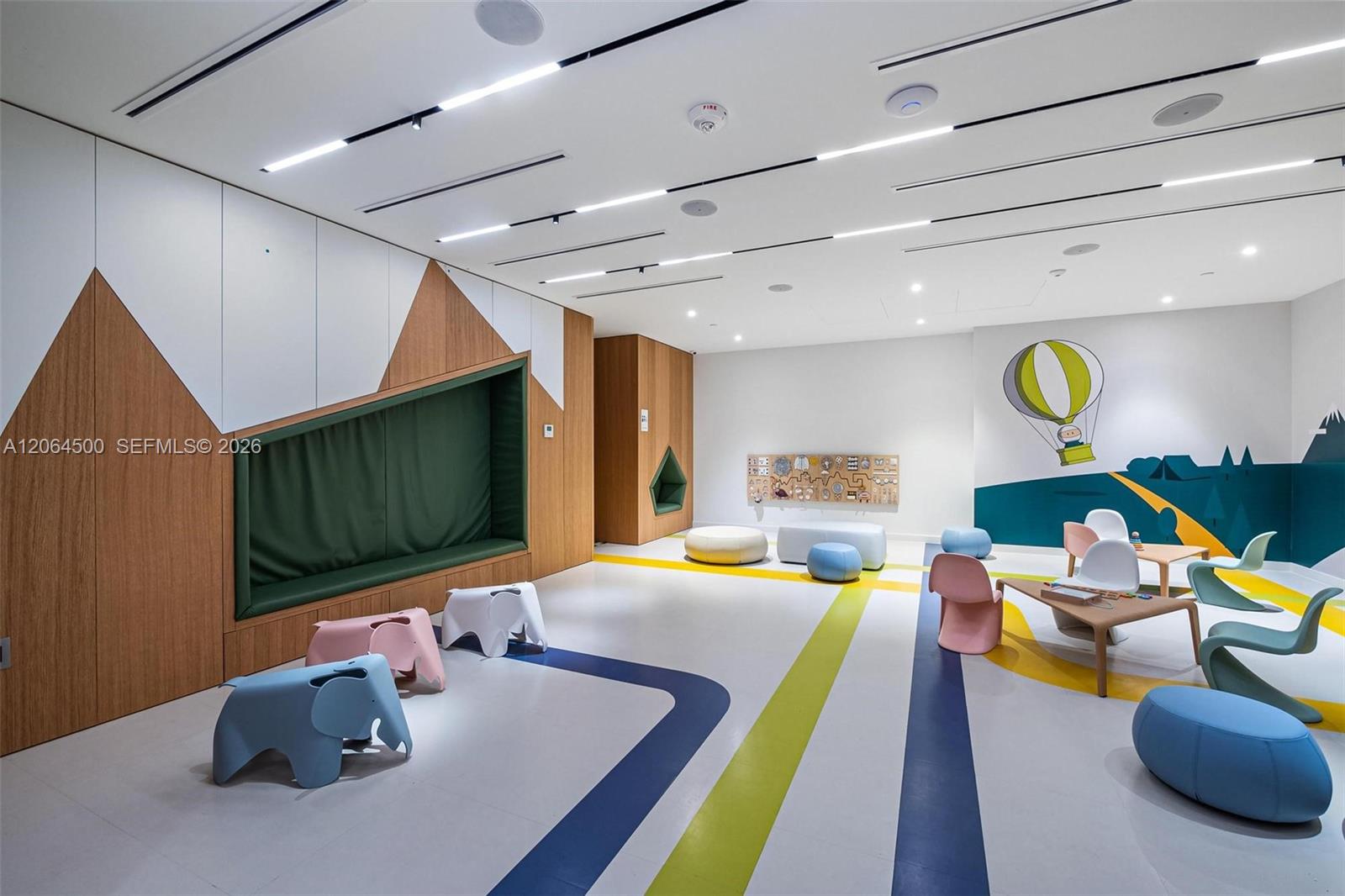 300 Biscayne Blvd Way, Unit 6301 Miami, FL 33131 - Photo 49 of 51 Floor 52-Kids Room.