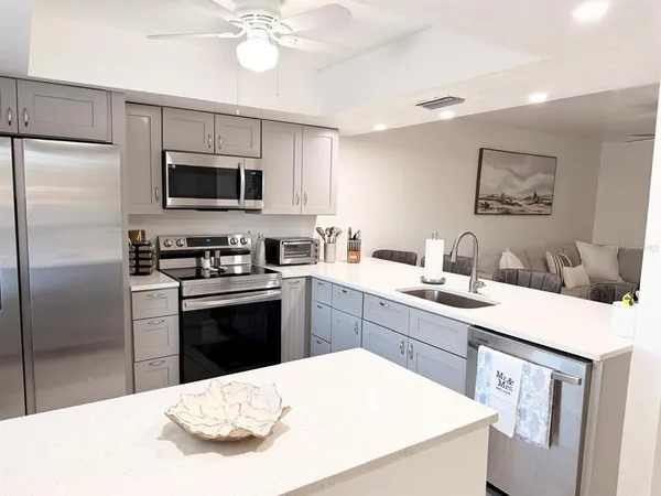 $1,550 | 5027 Southwest 16th Place, Unit 102, Cape Coral, FL 33914