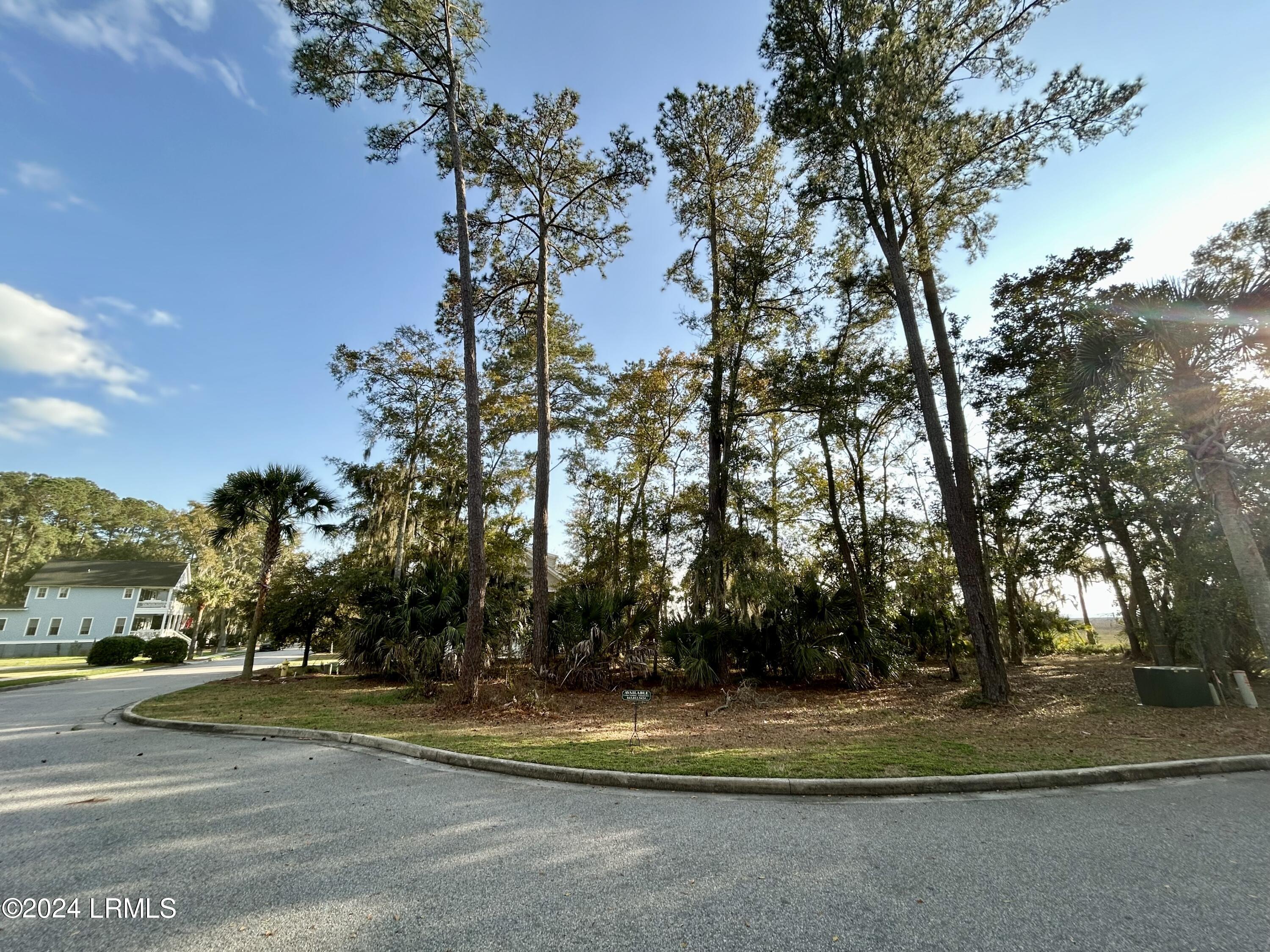 104 Willow Point Road Beaufort, SC 29906 - Photo 3 of 11 IMG_7824