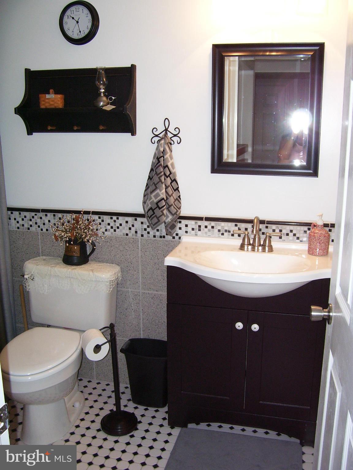 12004 Valcour Island Way Manassas, VA 20109 - Photo 16 of 28 Bath