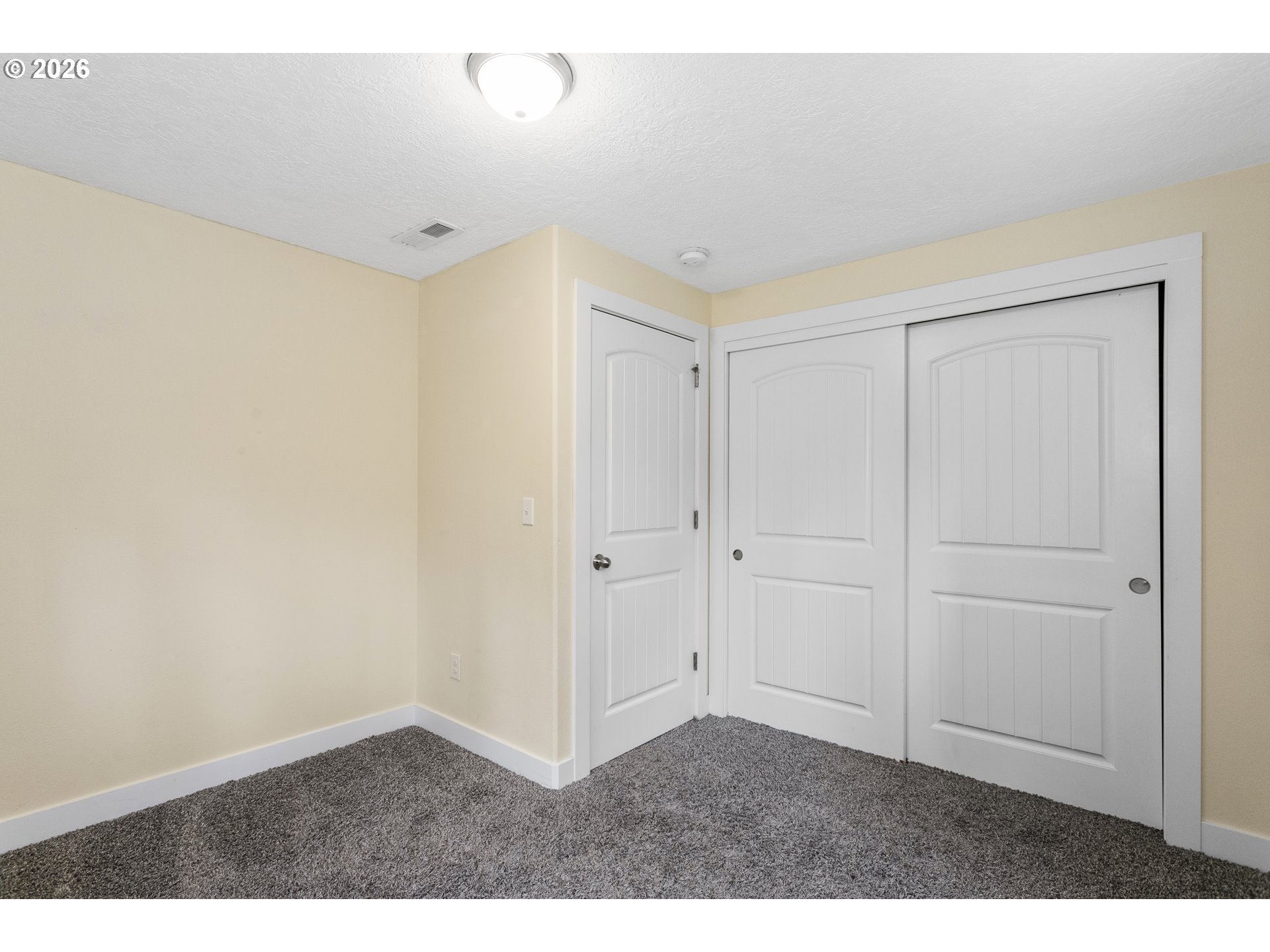 23575 East Gumjuwac Road Welches, OR 97067 - Photo 22 of 48 a view of an empty room