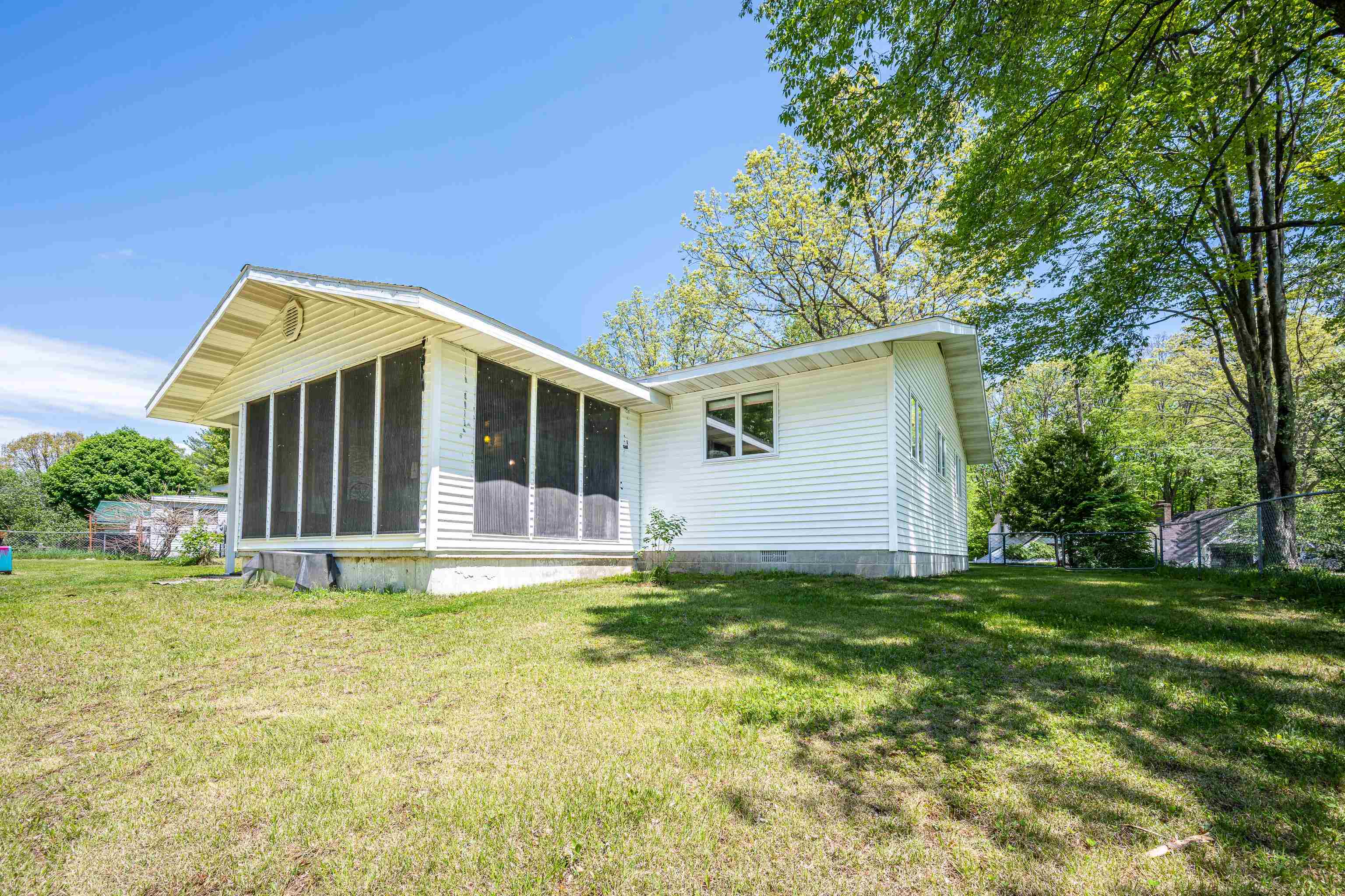 2881 Dean Street Harrison, MI 48625 - Photo 30 of 44