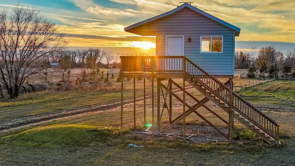 $825,000 | 20371 180th Avenue North, Ulen, MN 56585