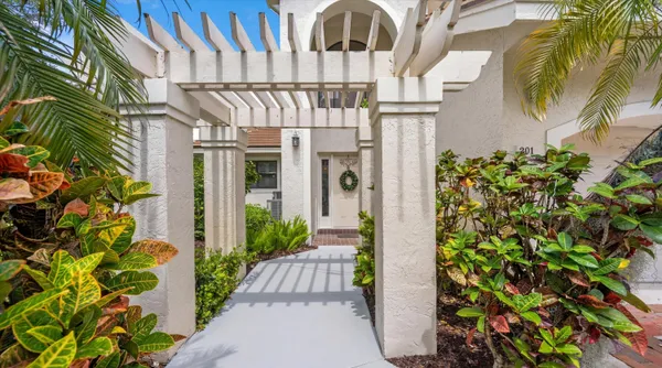 $669,000 | 3971 Schooner Pointe Drive, Unit 201, Jupiter, FL 33477