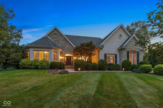 $899,900 | 999 Box Turtle Court, Columbus, IN 47201