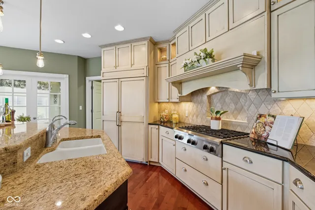 $899,900 | 999 Box Turtle Court, Columbus, IN 47201