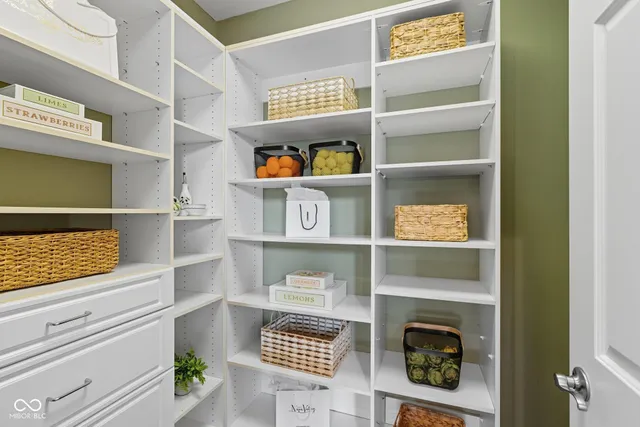 $899,900 | 999 Box Turtle Court, Columbus, IN 47201