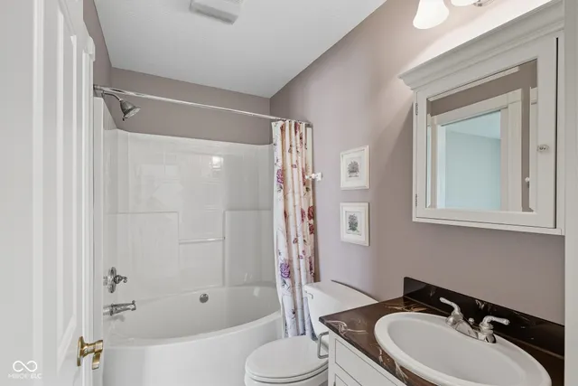 $899,900 | 999 Box Turtle Court, Columbus, IN 47201