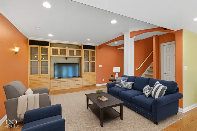 $899,900 | 999 Box Turtle Court, Columbus, IN 47201