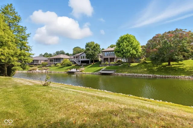 $899,900 | 999 Box Turtle Court, Columbus, IN 47201