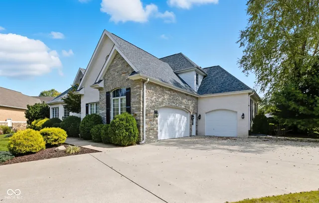 $899,900 | 999 Box Turtle Court, Columbus, IN 47201