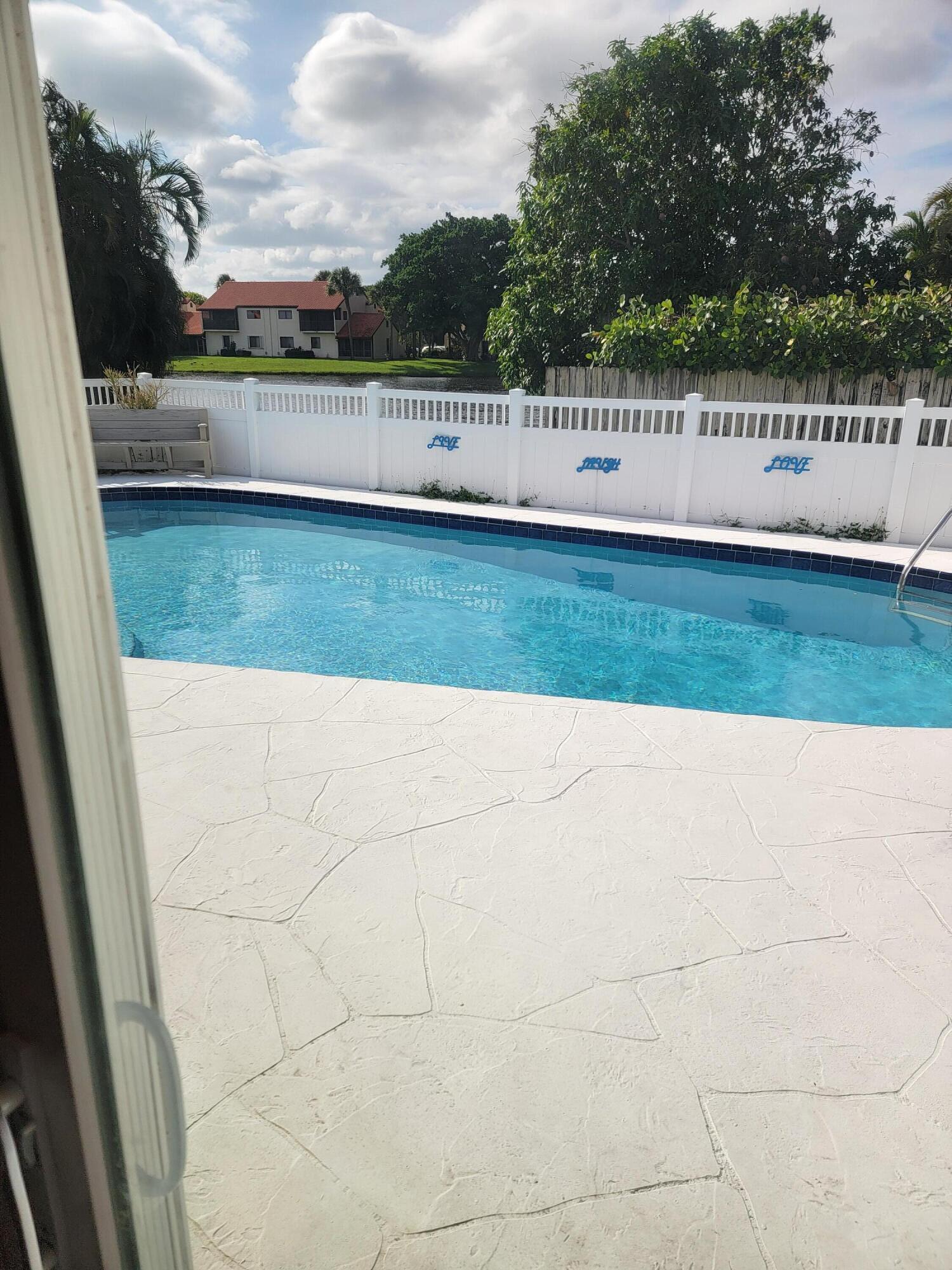 27 Vista Del Rio Boynton Beach, FL 33426 - Photo 36 of 45 Pool