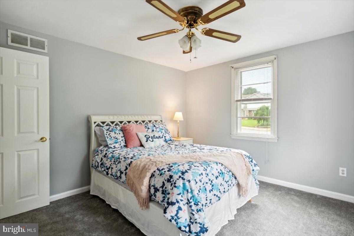 722 Dunmore Road Philadelphia, PA 19115 - Photo 12 of 28