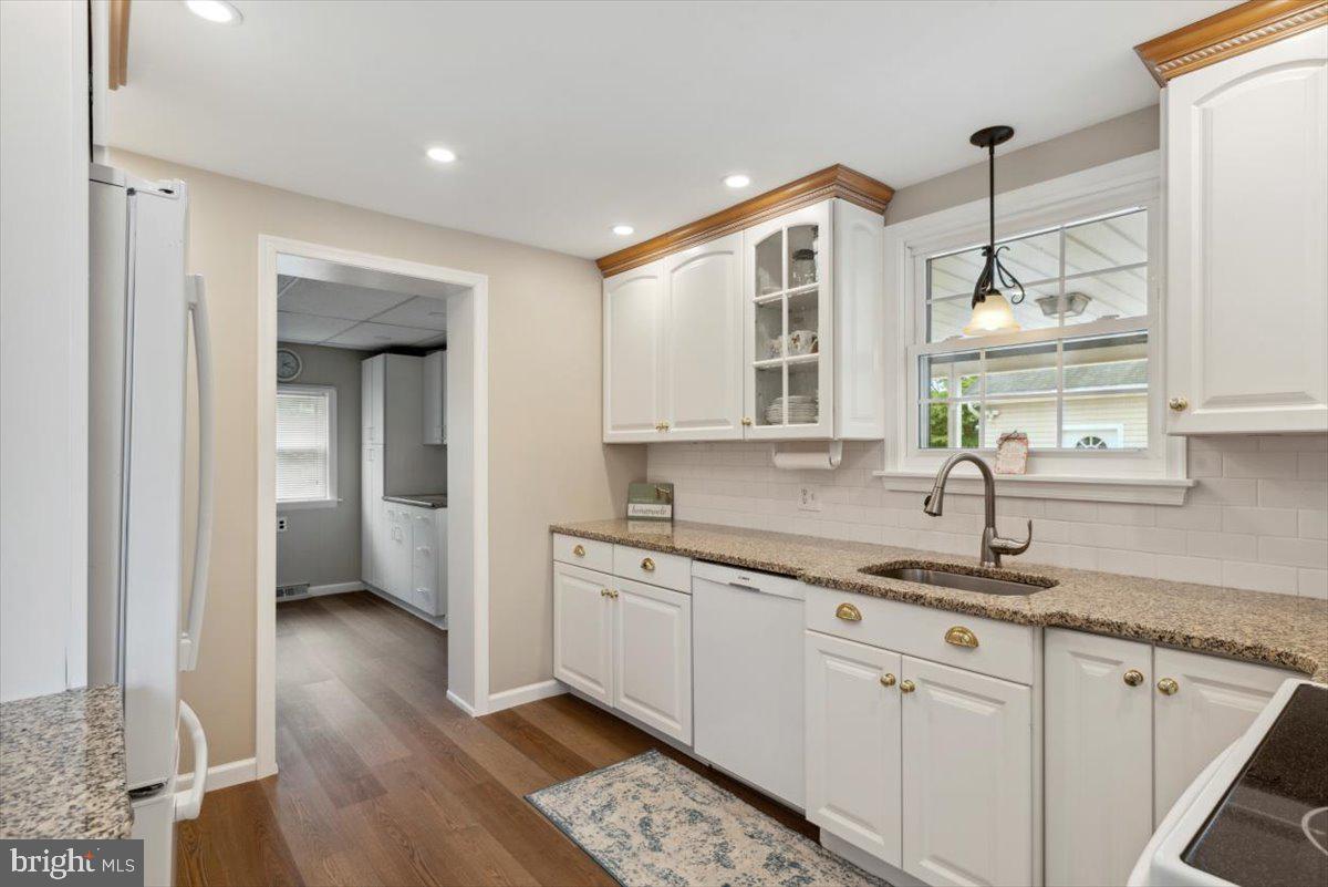 722 Dunmore Road Philadelphia, PA 19115 - Photo 10 of 28