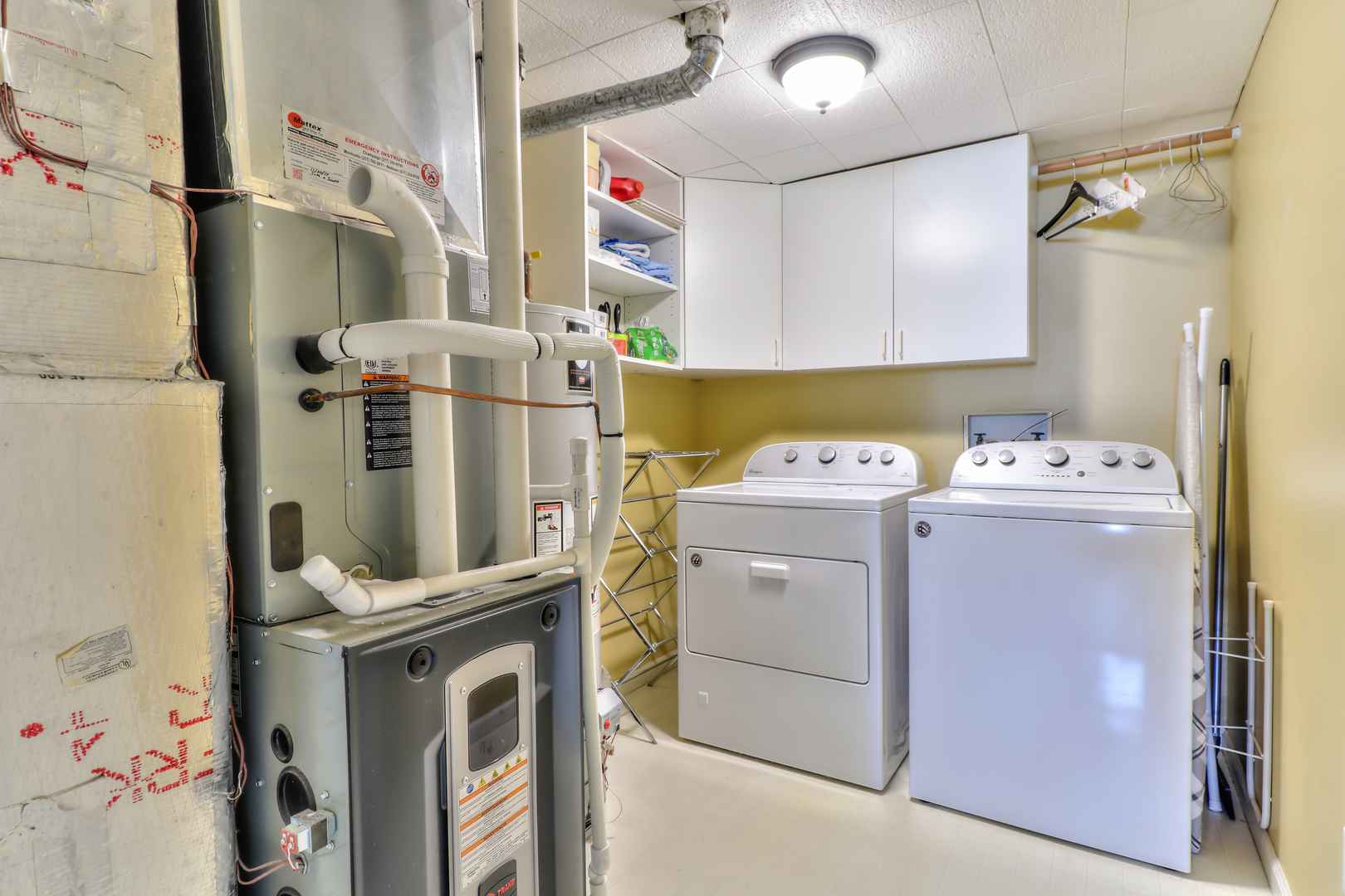 3202 Sharon Drive Champaign, IL 61822 - Photo 25 of 37 a utility room with dryer and washer