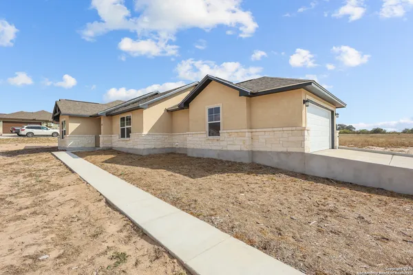 $389,950 | 30 Log Cabin Way, Poteet, TX 78065