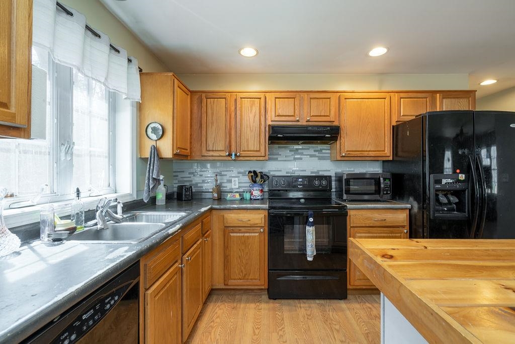 15 Bridle Lane Epping, NH 03042 - Photo 8 of 37