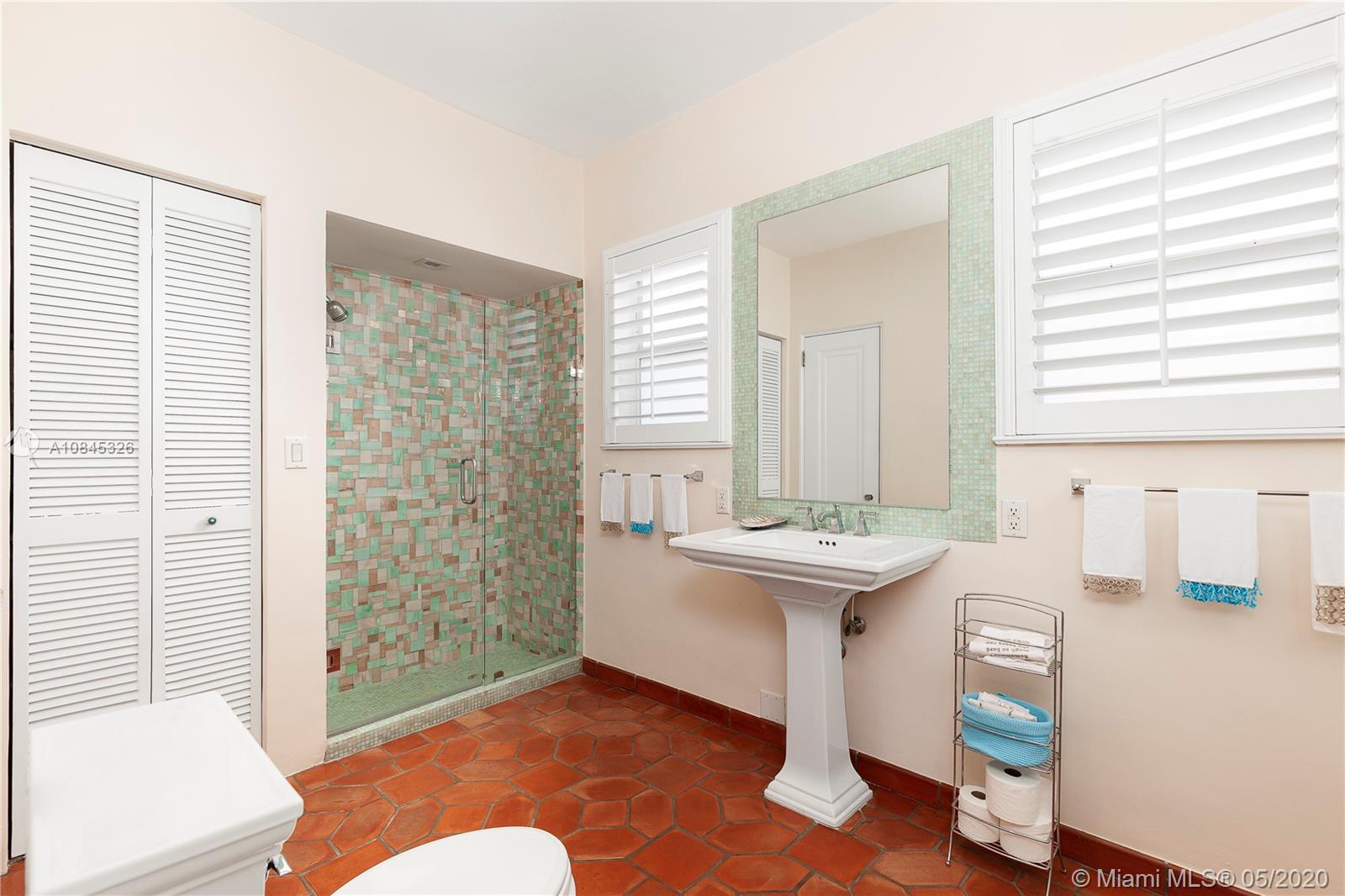 5120 Lakeview Drive Miami Beach, FL 33140 - Photo 23 of 29