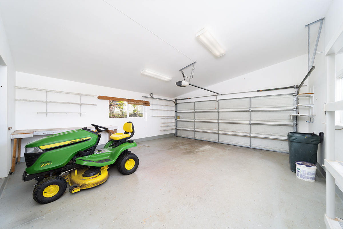 25-3301 Pakelekia Street Hilo, HI 96720 - Photo 28 of 30 a view of garage
