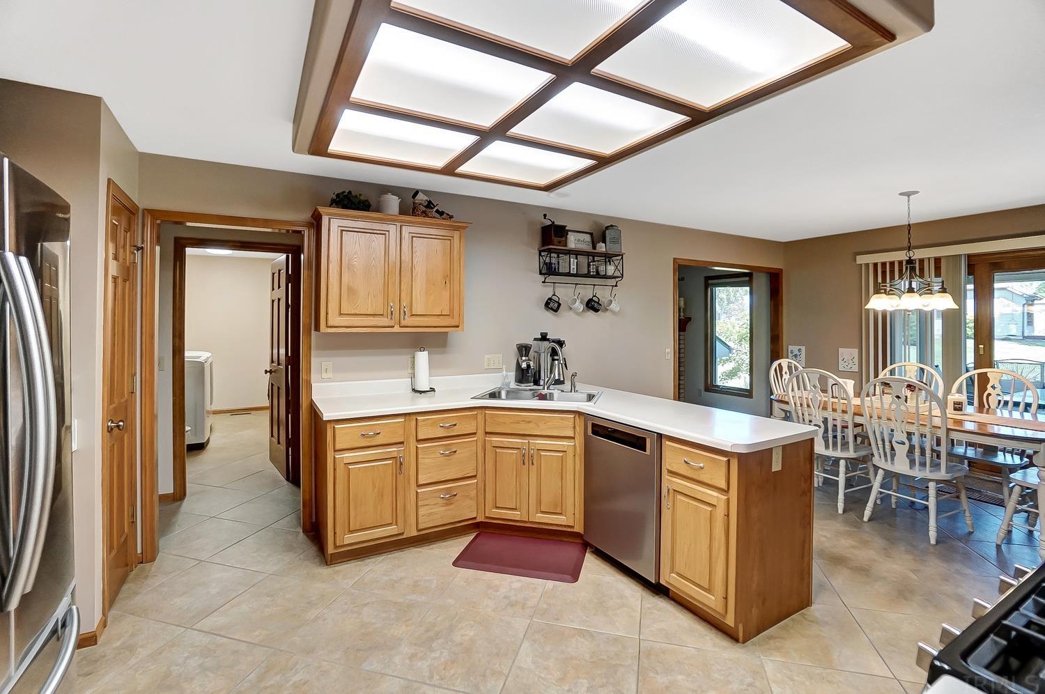 8224 Becketts Ridge Lane Fort Wayne, IN 46825 - Photo 11 of 34