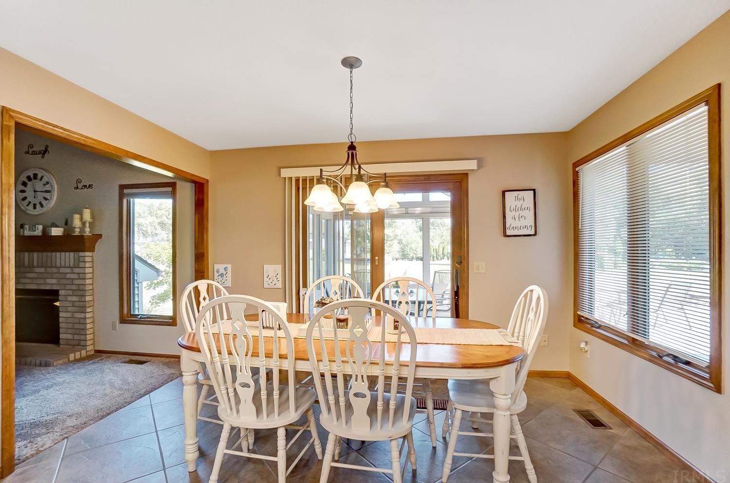 8224 Becketts Ridge Lane Fort Wayne, IN 46825 - Photo 13 of 34