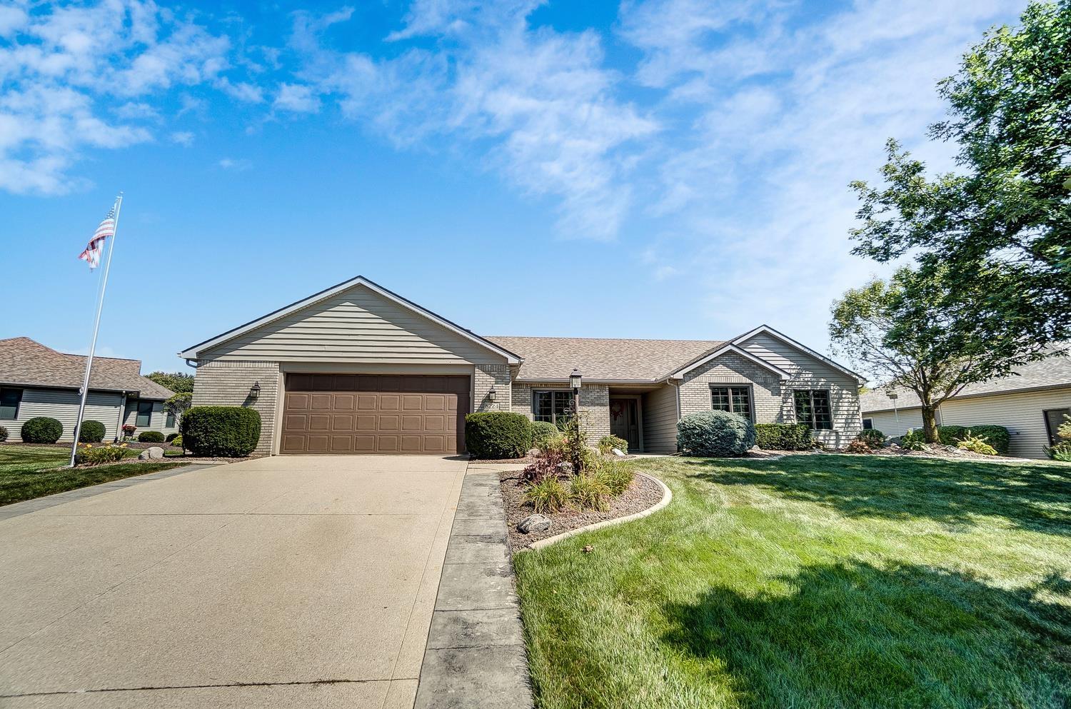 8224 Becketts Ridge Lane Fort Wayne, IN 46825 - Photo 2 of 34