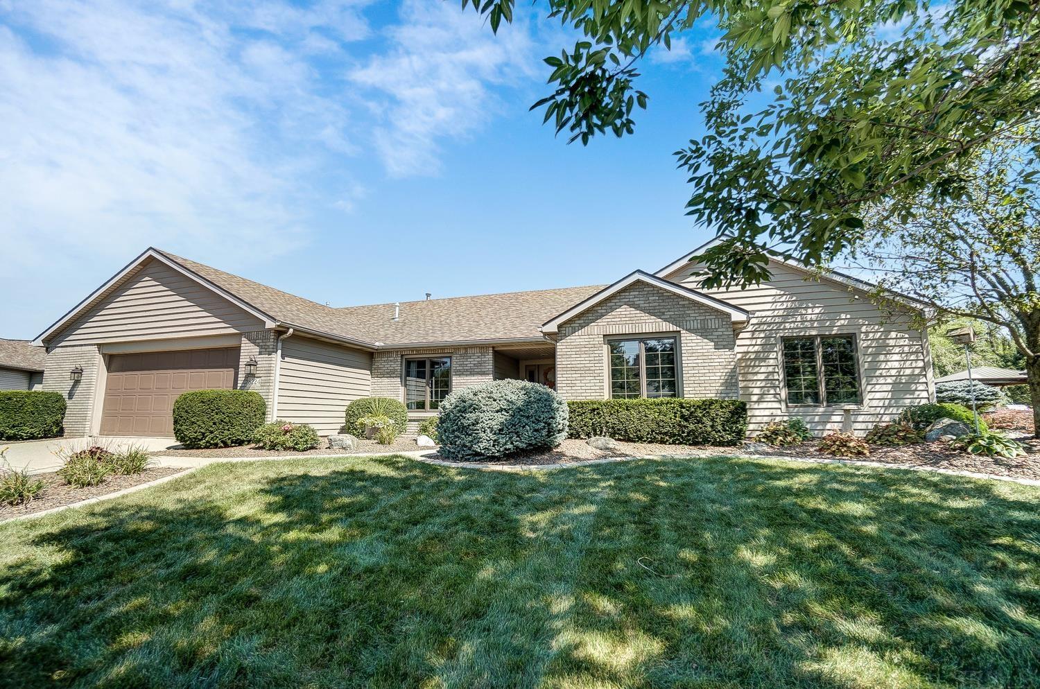 8224 Becketts Ridge Lane Fort Wayne, IN 46825 - Photo 3 of 34