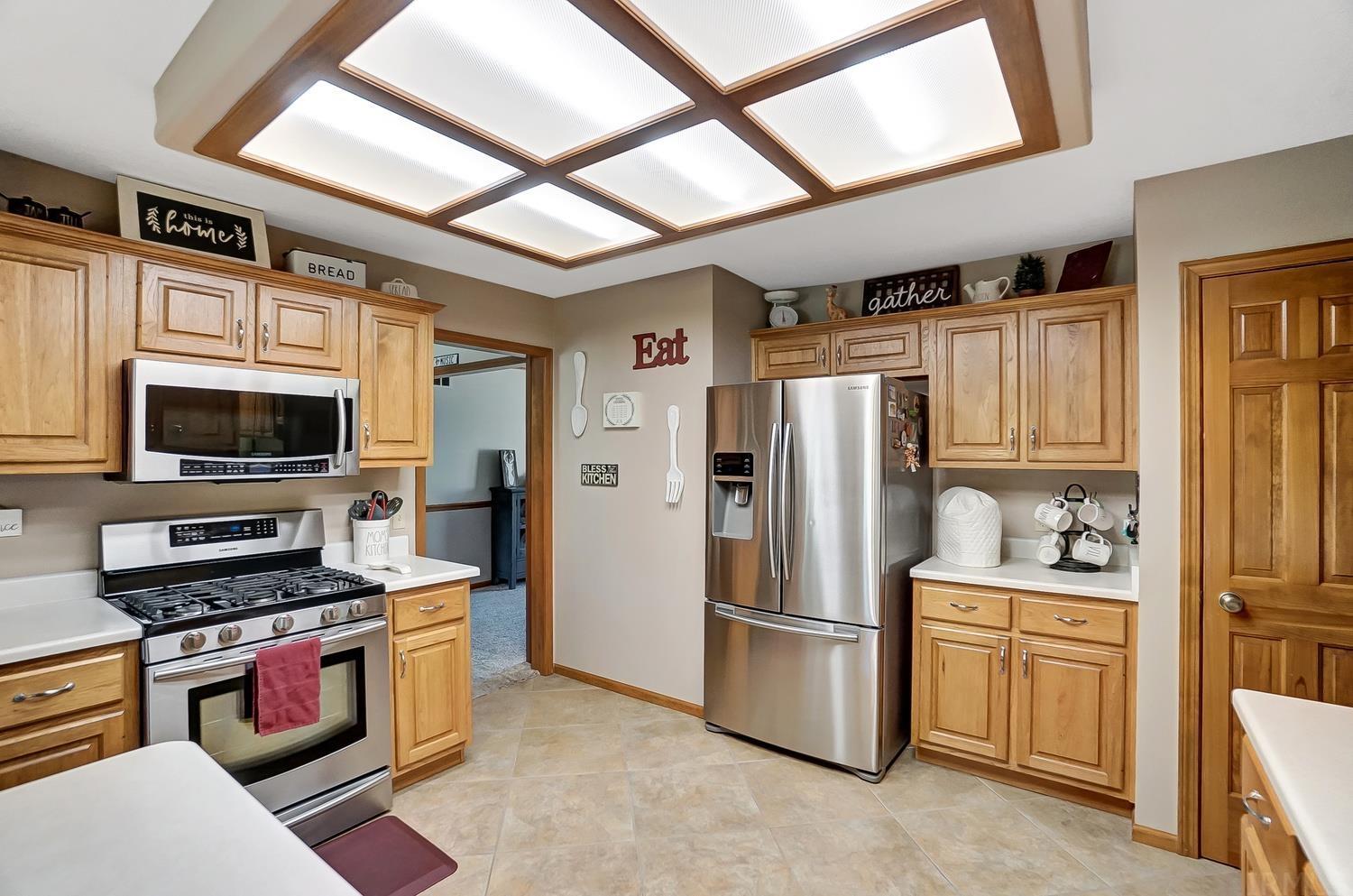 8224 Becketts Ridge Lane Fort Wayne, IN 46825 - Photo 10 of 34